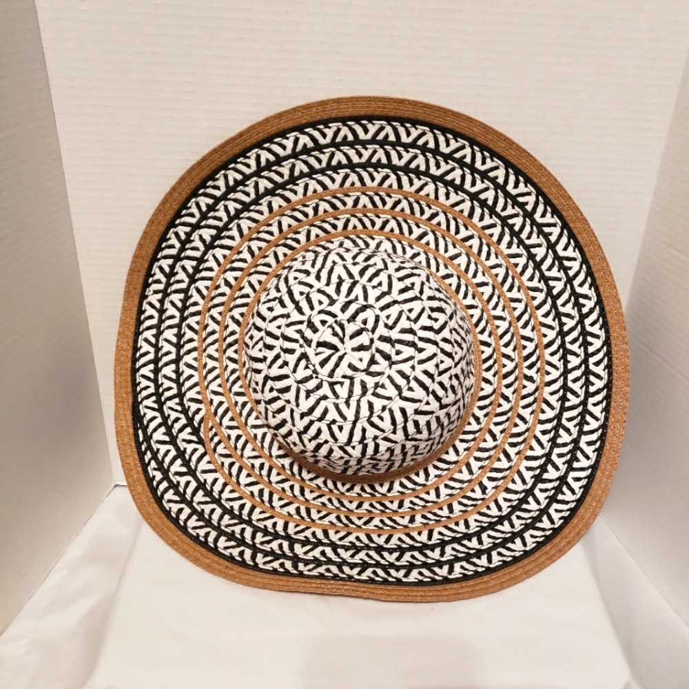 NWOT - CoCo & Carmen Boho Straw Beachy Tan, Black and White Floppy Hat Size: OS - Picture 7 of 9